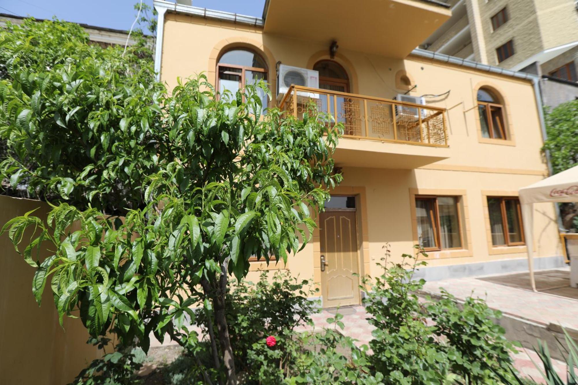 Popock Baghramyan Bed & Breakfast Yerevan Luaran gambar