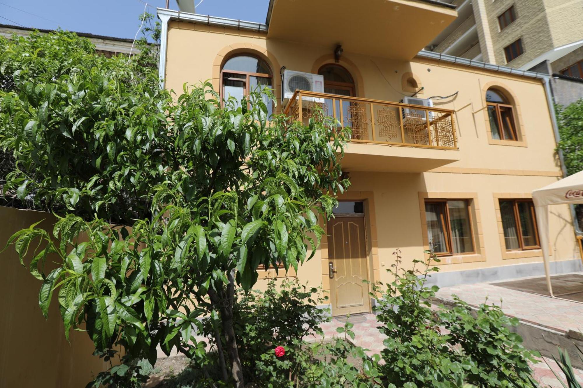 Popock Baghramyan Bed & Breakfast Yerevan Luaran gambar