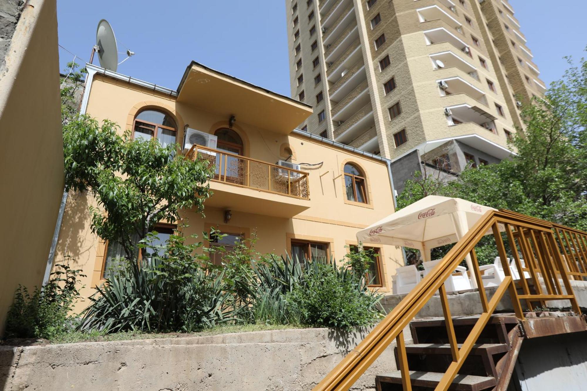 Popock Baghramyan Bed & Breakfast Yerevan Luaran gambar