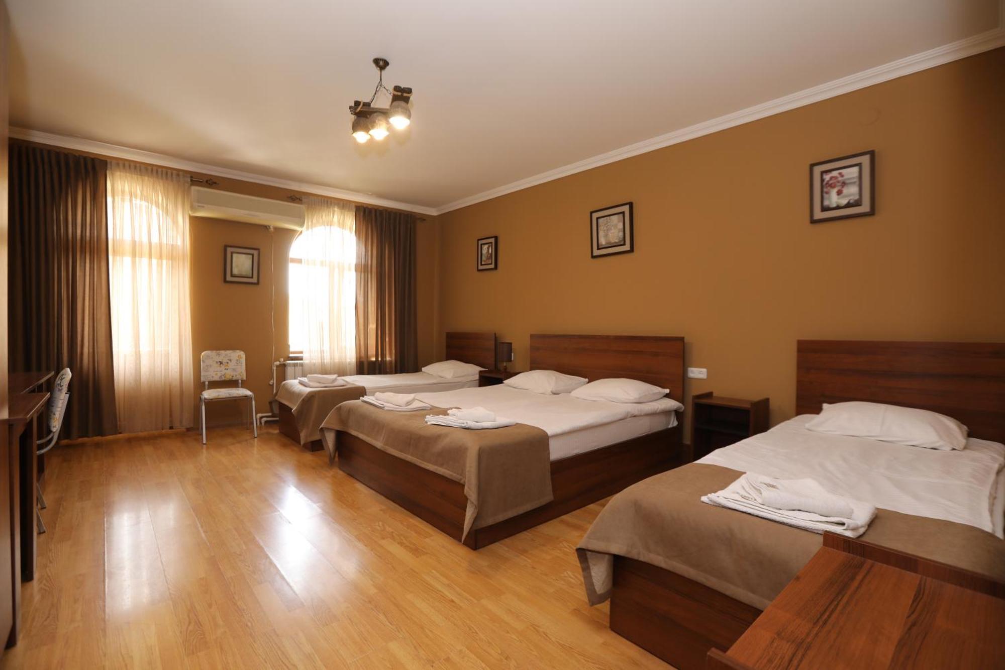 Popock Baghramyan Bed & Breakfast Yerevan Luaran gambar